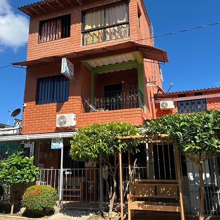 Mi Pueblo Natal Aptos Y Habitaciones Necocli Ngoại thất bức ảnh